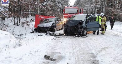 Śmiertelny wypadek w Kosobudach. Zmarła 62-letnia pasażerka Citroena