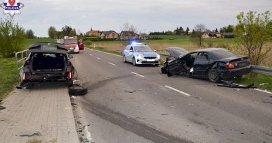 Kierujący BMW 39-latek wyprzedzając ciąg pojazdów uderzył w bok Audi