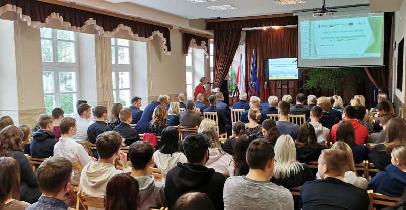 aktualności Zamość akcje charytatywne Zamość architektura Zamość atrakcje turystyczne Zamość baseny Zamość biegi uliczne Zamość biblioteki Zamość biznes Zamość dziedzictwo kulturowe Zamość eventy Zamość festiwale Zamość fitness Zamość galeria sztuki Zamość historia Zamość hotele Zamość imprezy kulturalne Zamość inicjatywy społeczne Zamość informacje Zamość inwestycje Zamość kino w Zamościu kluby muzyczne Zamość kluby sportowe Zamość koncerty muzyczne Zamość koncerty Zamość konferencje biznesowe Zamość kursy i szkolenia Zamość kawiarnie Zamość kulturalne Zamość lokalne firmy Zamość lokalne wiadomości Zamość maratony Zamość muzea Zamość muzeum Zamość noclegi Zamość oferty pracy Zamość organizacje pozarządowe Zamość parki Zamość pomoc społeczna Zamość portal informacyjny Zamość przedsiębiorstwa Zamość praca Zamość przewodnik po Zamościu projekcje filmowe Zamość rekonstrukcje historyczne Zamość restauracje Zamość rynek pracy Zamość siłownie Zamość spacery po Zamościu spektakle teatralne Zamość spotkania autorskie Zamość spotkania mieszkańców Zamość szkoły Zamość szlaki turystyczne Zamość targi biznesowe Zamość teatr w Zamościu turnieje sportowe Zamość uniwersytety Zamość wydarzenia edukacyjne Zamość wydarzenia historyczne Zamość wydarzenia kulturalne Zamość wydarzenia społeczne Zamość wydarzenia w Zamościu wiadomości z Zamościa wolontariat Zamość wykłady Zamość warsztaty artystyczne Zamość warsztaty Zamość wyścigi rowerowe Zamość wystawy artystyczne Zamość wystawy Zamość zabytki Zamościa zabytki Zamość zawody sportowe Zamość zamojska społeczność życie w Zamościu zwiedzanie Zamość Akademia Zamość radio zamość imprezy zamość